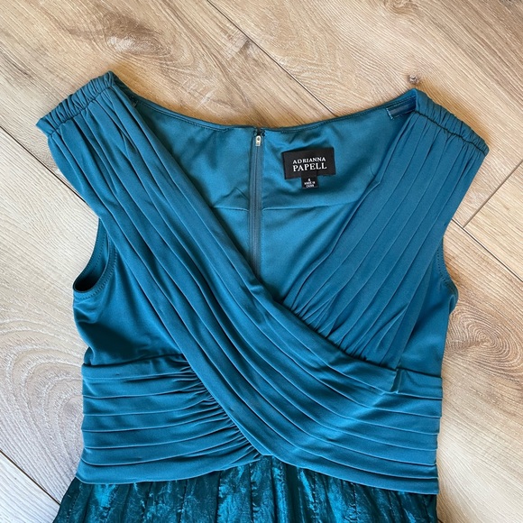 Adrianna Papell Dress. Size 4 - Picture 6 of 12